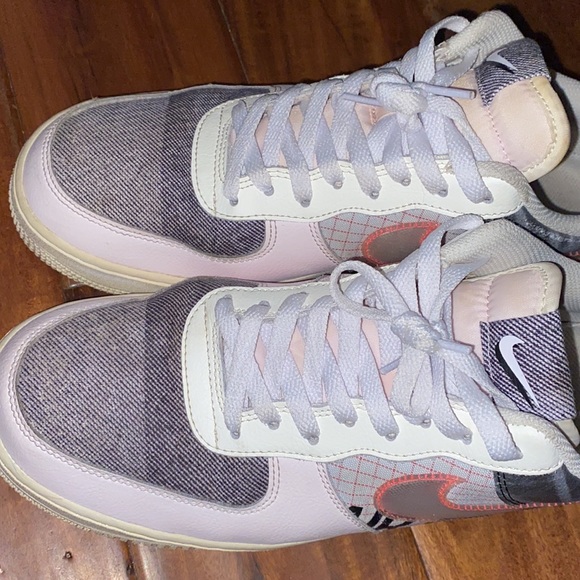 Air Force 1 - Picture 3 of 9